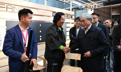 2024 Guangzhou Design Week: Huo Zhenting Visits Zhemu High-end Customization to Experience Mortise-Free Furniture