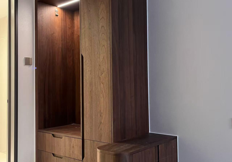 Wood Veneer Wardrobe' />