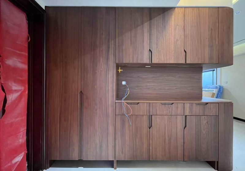 Wood Veneer Wardrobe' />