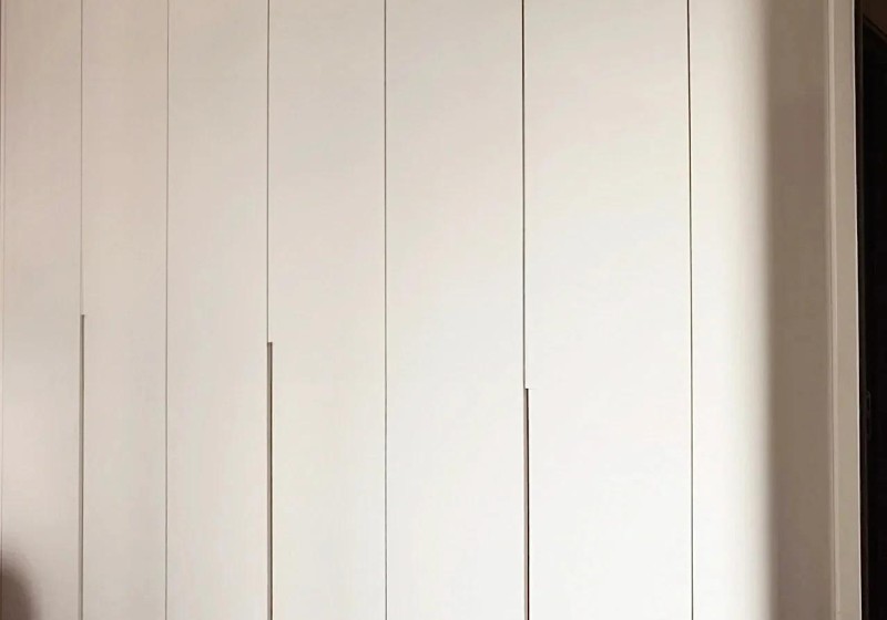 Black & White Minimalist Floating Wardrobe' />
