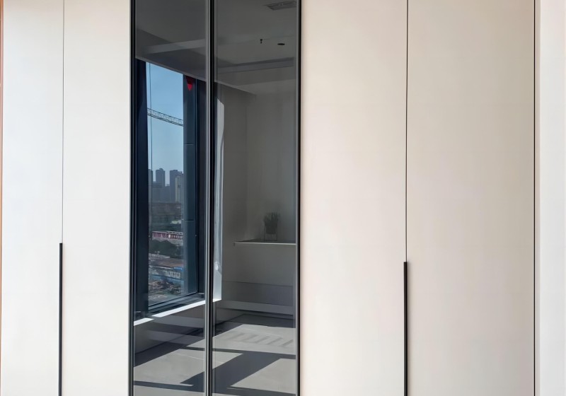 Minimalist Glass Door Wardrobe' />