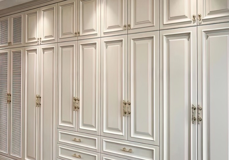 French Cream Wardrobe' />