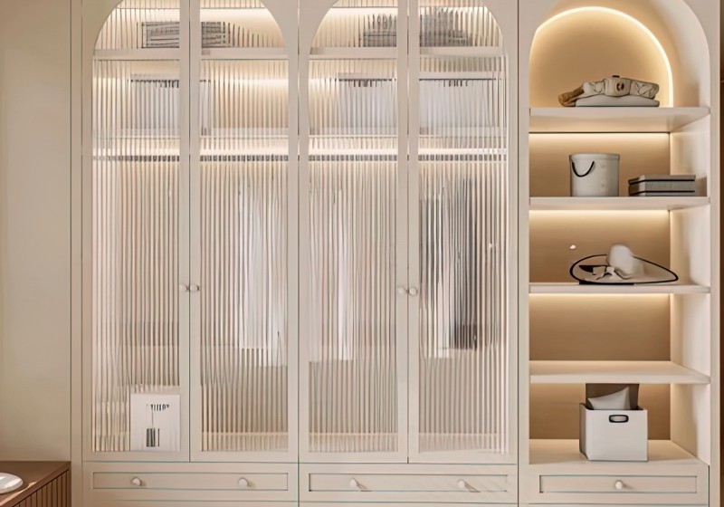 French Cream Wardrobe' />