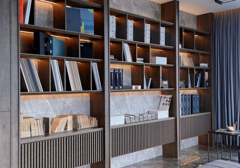 Bookshelf' />