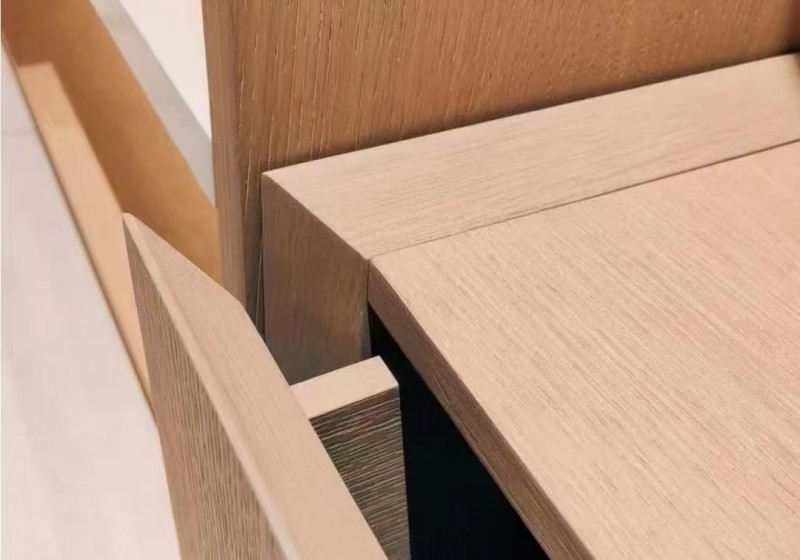 Craftsmanship Details' />