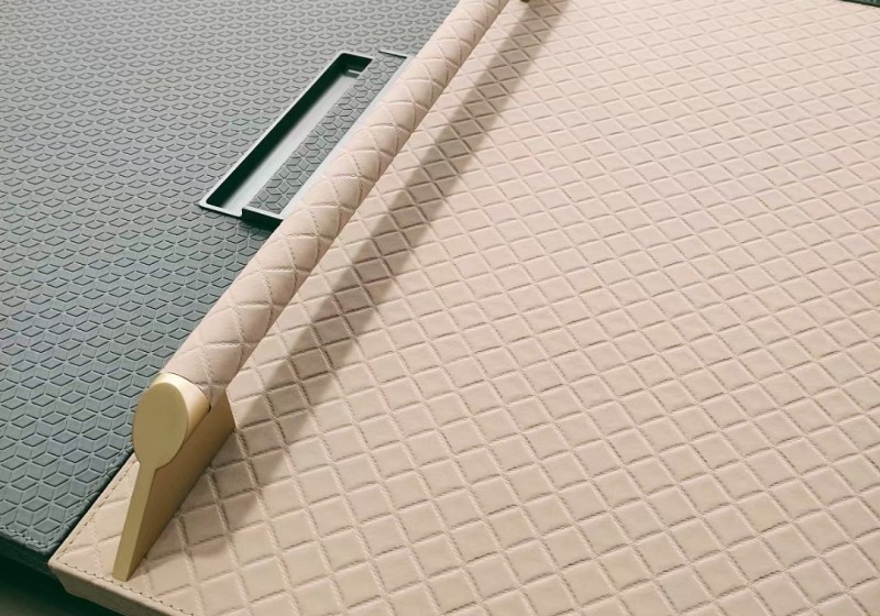 Craftsmanship Details' />